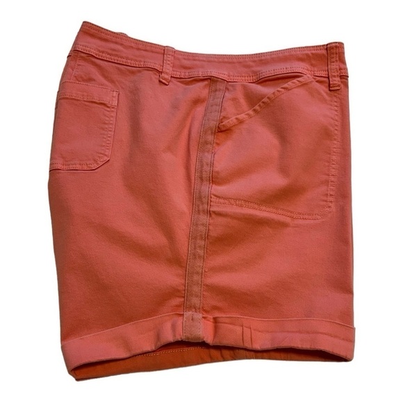 Torrid Bermuda Aviator Stretch Twill Mid-Rise Short - Size 24 - Picture 4 of 14